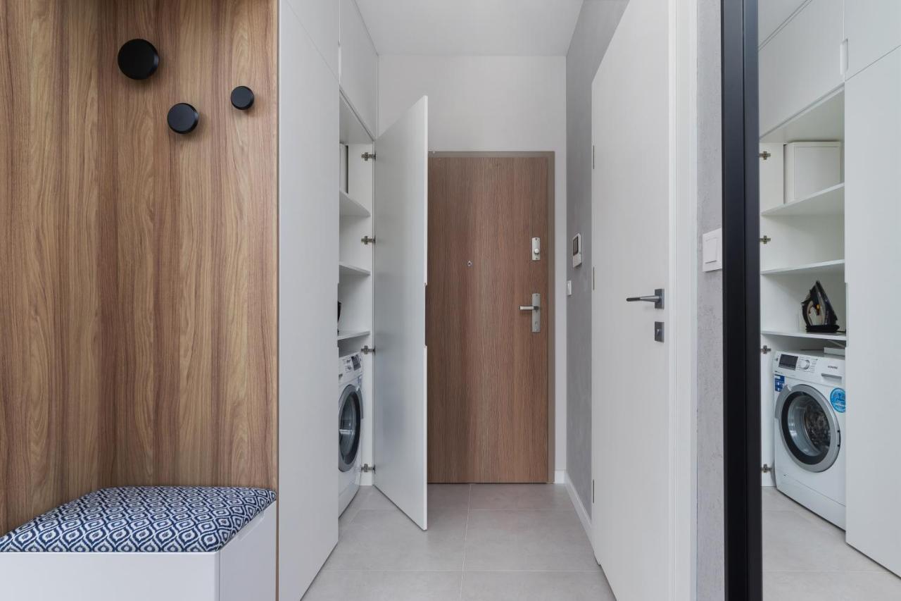 Lotniczówka Apartments by Renters Prestige Cracóvia Exterior foto