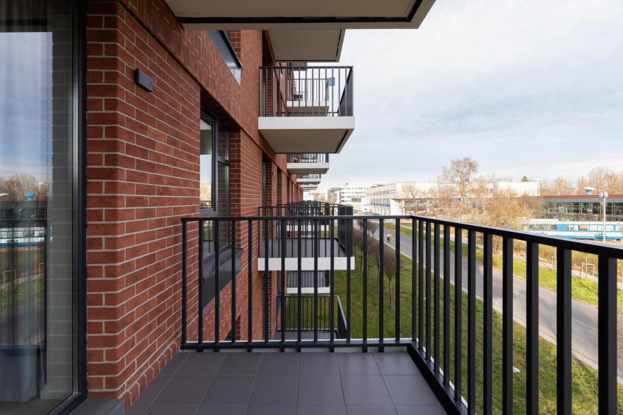 Lotniczówka Apartments by Renters Prestige Cracóvia Exterior foto