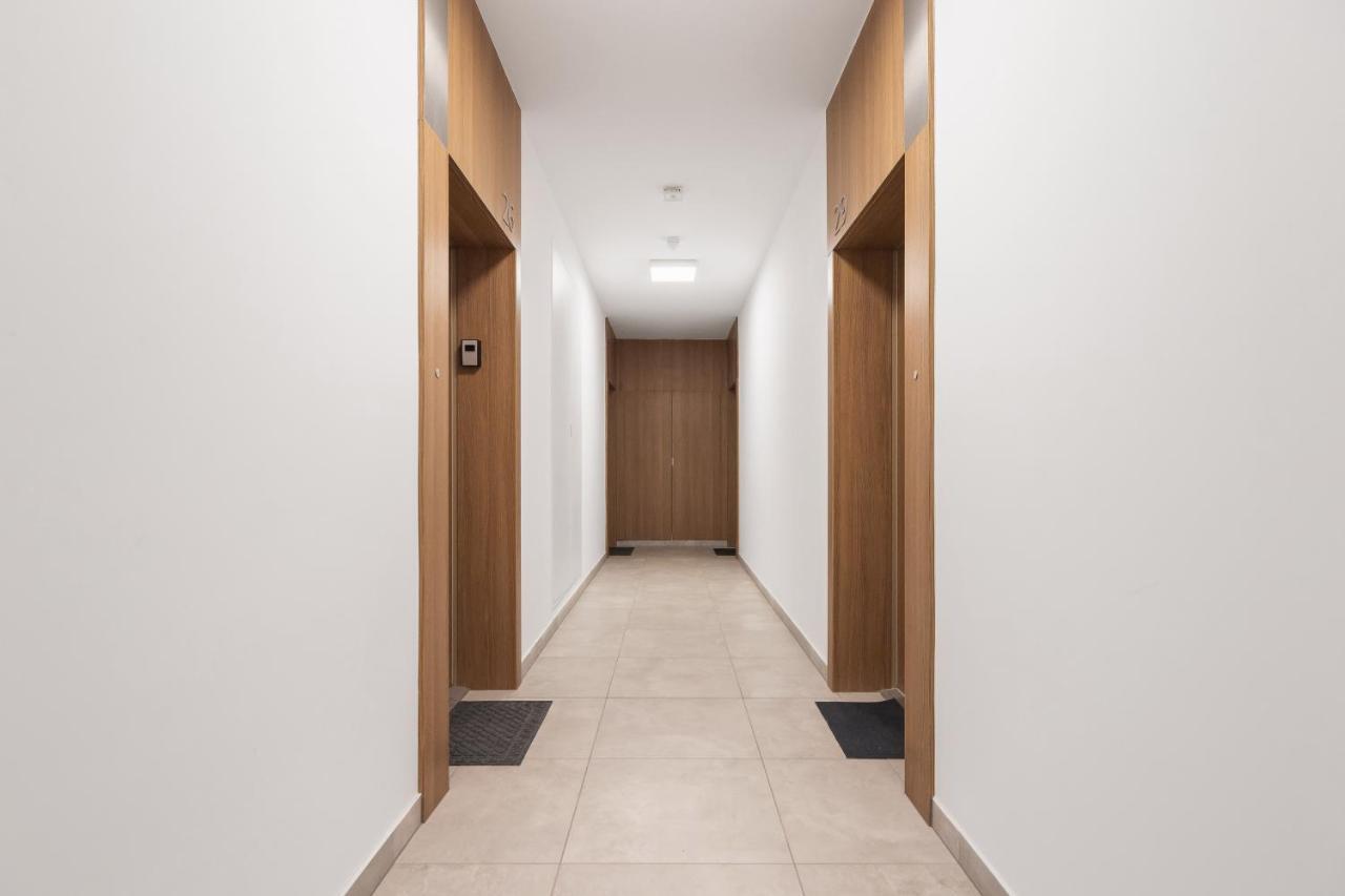 Lotniczówka Apartments by Renters Prestige Cracóvia Exterior foto